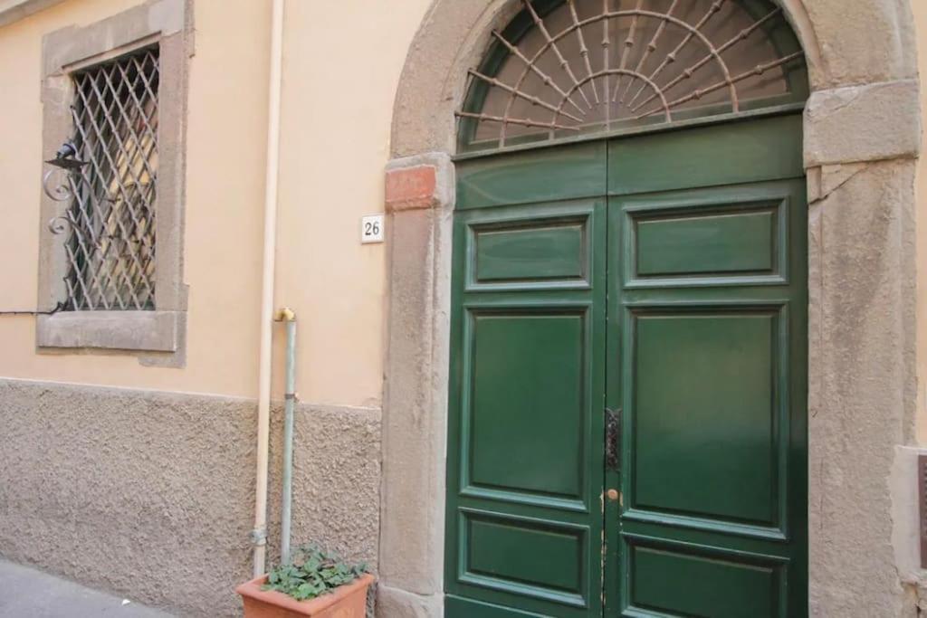 Mansarda Nel Cuore Di Livorno Bagian luar foto